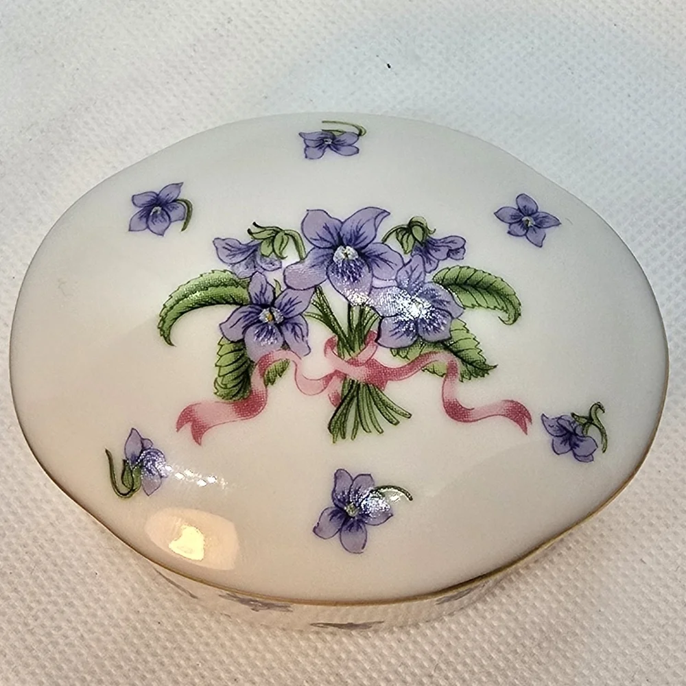 Vintage Lenox Trinket Box Collector's Society Member Gift Lilacs & Ribbon 1992